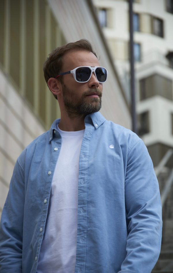 Saulesbrilles ARCADIA White Blue Red Matte - Image 9