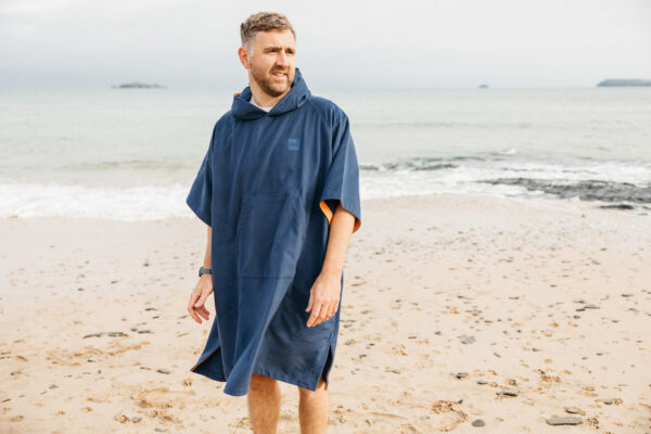 Quick Dry Microfibre pončo - Admiral Blue - Image 11