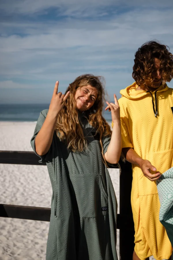 Pārģērbšanās pončo - Mustard - Image 7