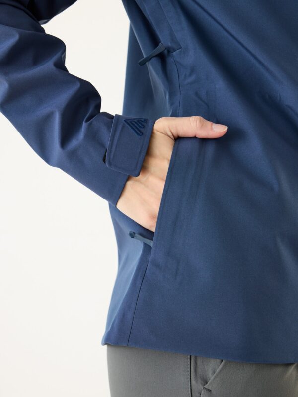 AR Hardshell Jacket Dark Blue | Women - Image 12